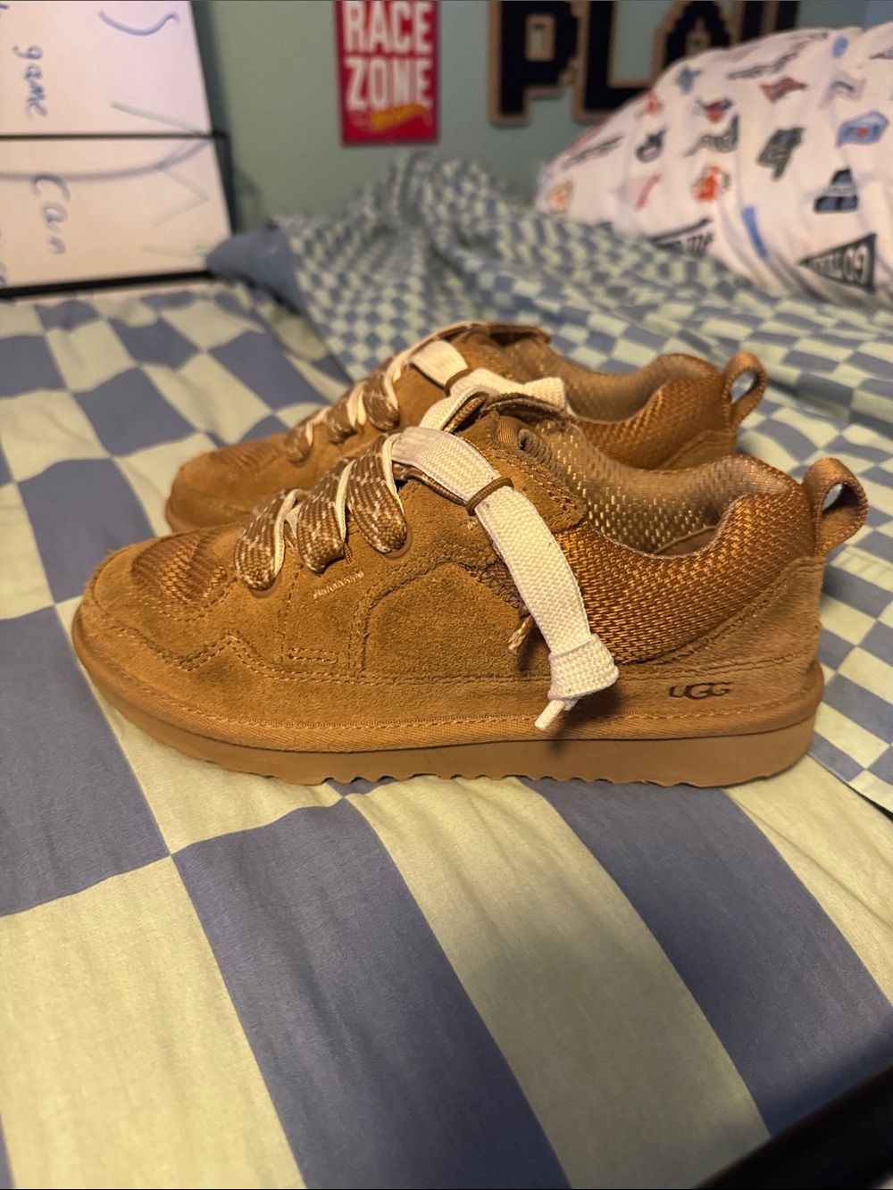 UGG Kids Chestnut Suede Boot Shoe  Slip-on Kids 4 Youth Child Uggs